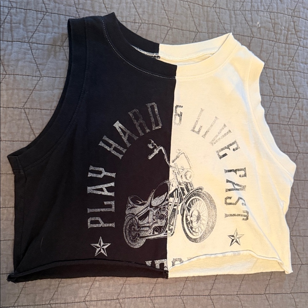 Hollister Black and Cream Graphic Crop Top